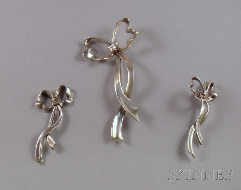 Appraisal: Tiffany Co Three-piece Sterling Silver Bow Suite comprising a brooch