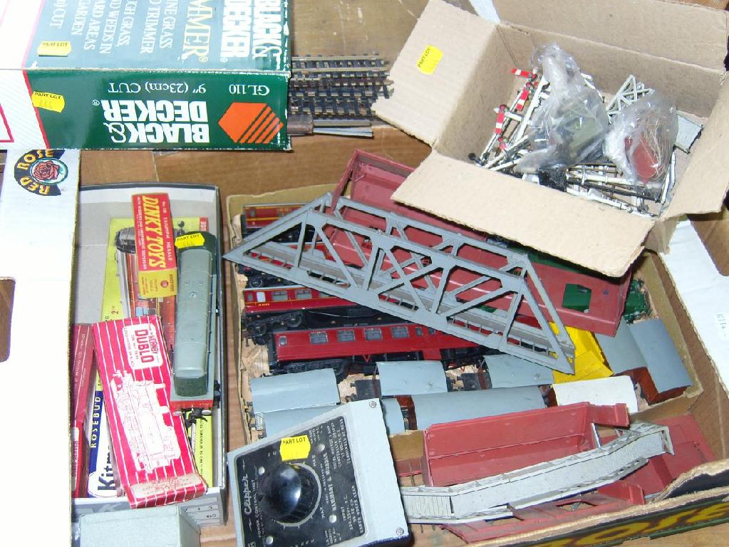 Appraisal: A collection of Hornby Dublo model railway equipment including boxed