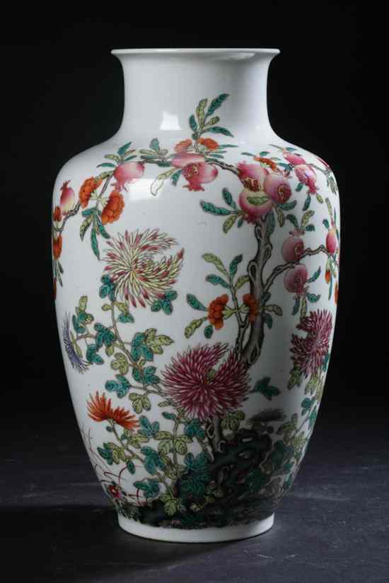 Appraisal: CHINESE FAMILLE ROSE PORCELAIN VASE Republic period With peach and