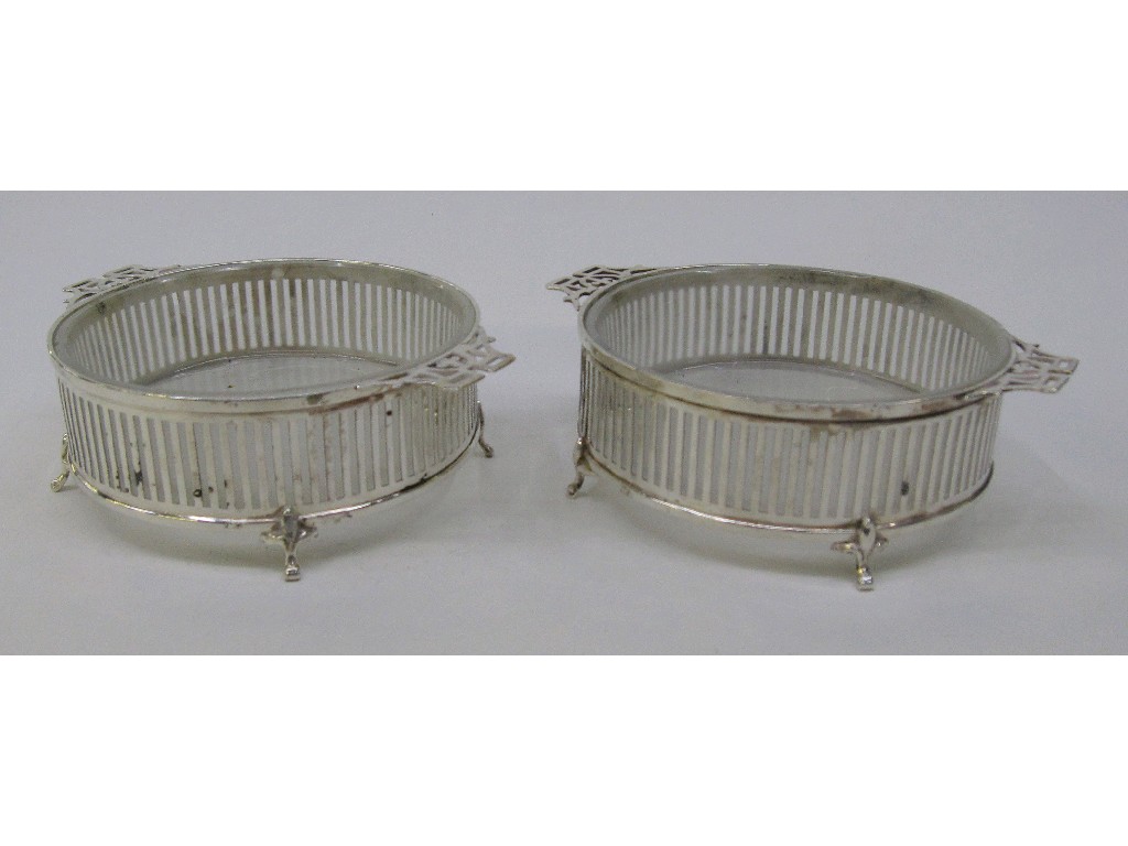 Appraisal: Pair of silver butter dishes with opalescent glass liners Sheffield