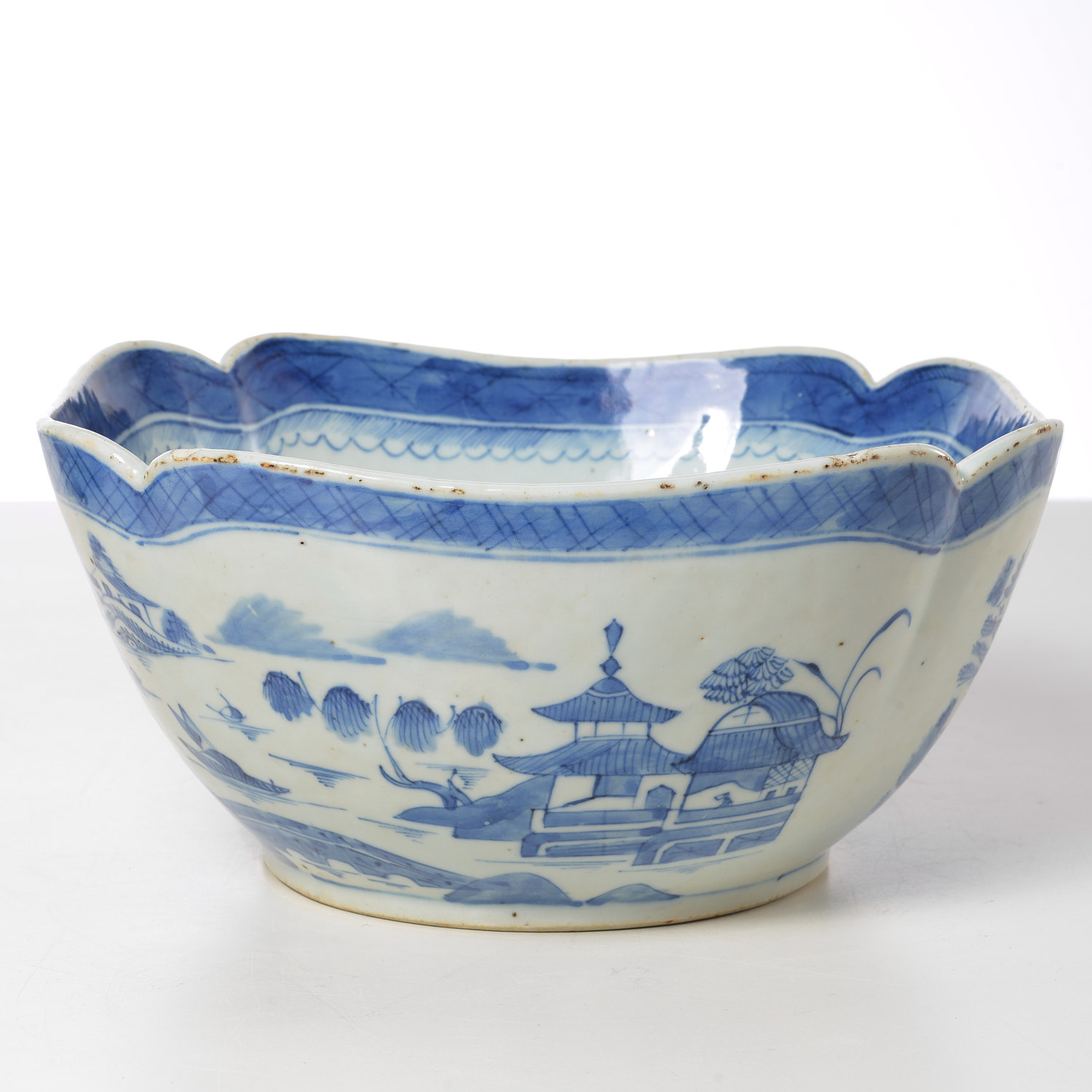 Appraisal: CHINESE EXPORT CANTON PORCELAIN SALAD BOWL th c pagodas in