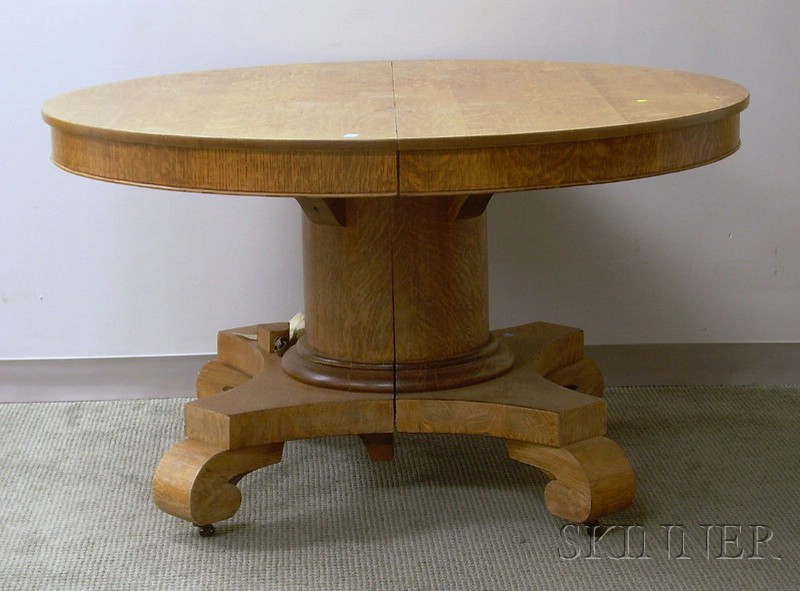 Appraisal: Early th Century Round Oak Pedestal-base Dining Table no leaves