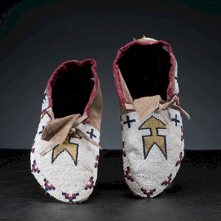 Appraisal: Cree Fully Beaded Hide Moccasins c The lot features an