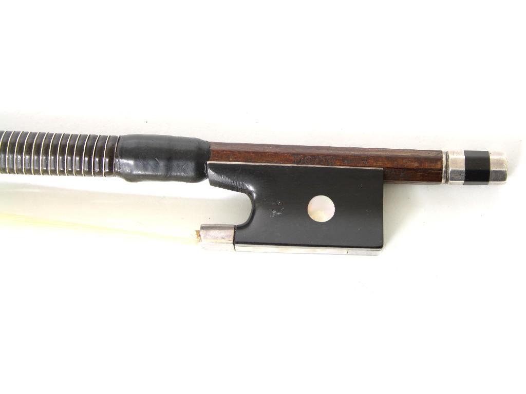 Appraisal: Silver mounted viola bow stamped Dodd on the handle and