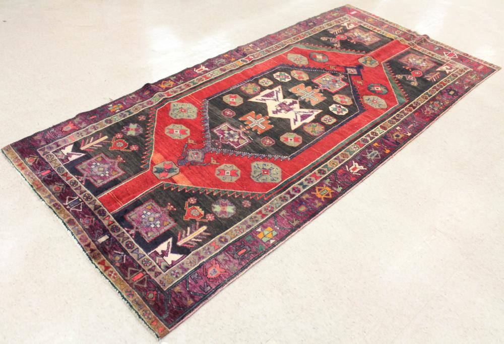 Appraisal: PERSIAN HAMADAN TRIBAL AREA RUG Hamadan villages region northwestern Iran