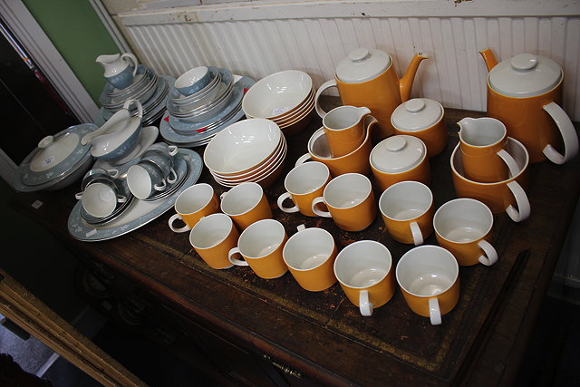 Appraisal: A ROYAL DOULTON 'REFLECTION' PATTERN PART DINNER SERVICE and a