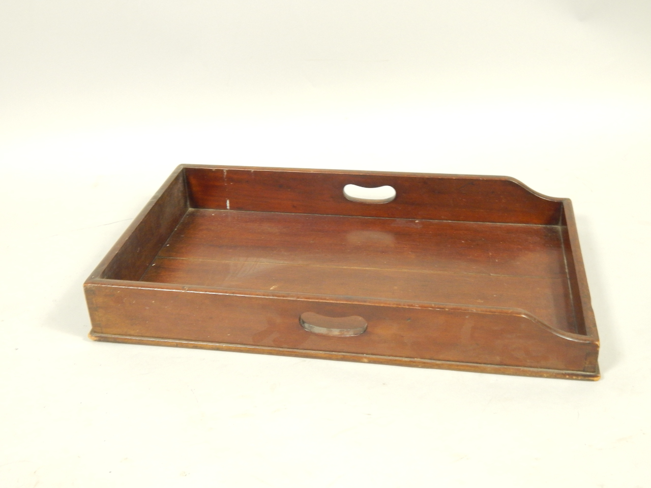 Appraisal: An Edwardian mahogany butler's tray cm x cm x cm