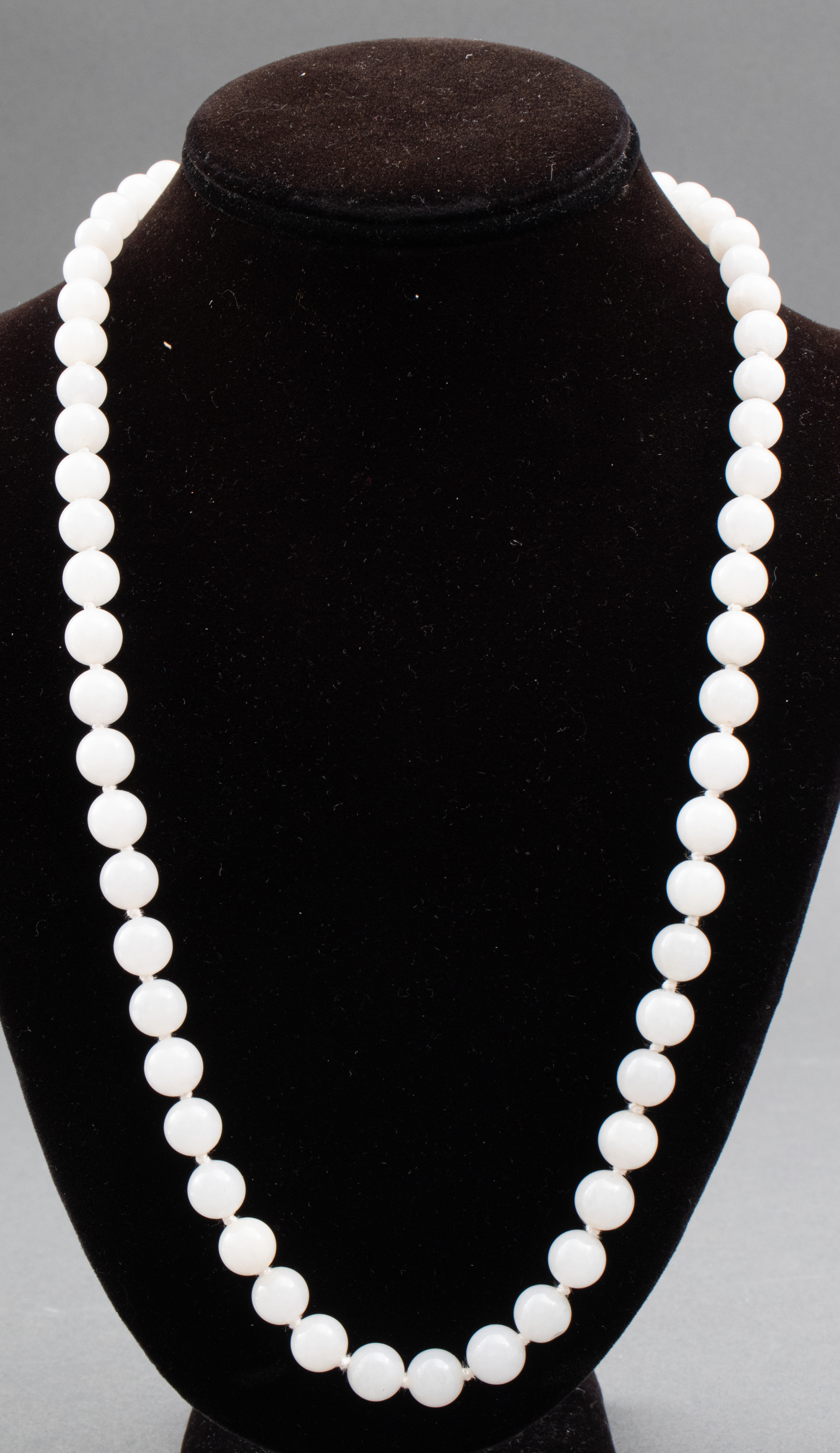 Appraisal: K CLASP WHITE NEPHRITE JADE BEADED NECKLACE Vintage white nephrite