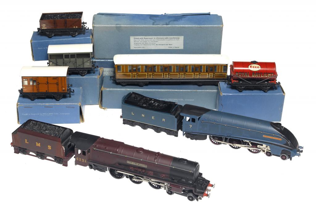 Appraisal: A HORNBY DUBLO TRAIN SET TWO LOCOMOTIVES AND VARIOUS ACCESSORIES