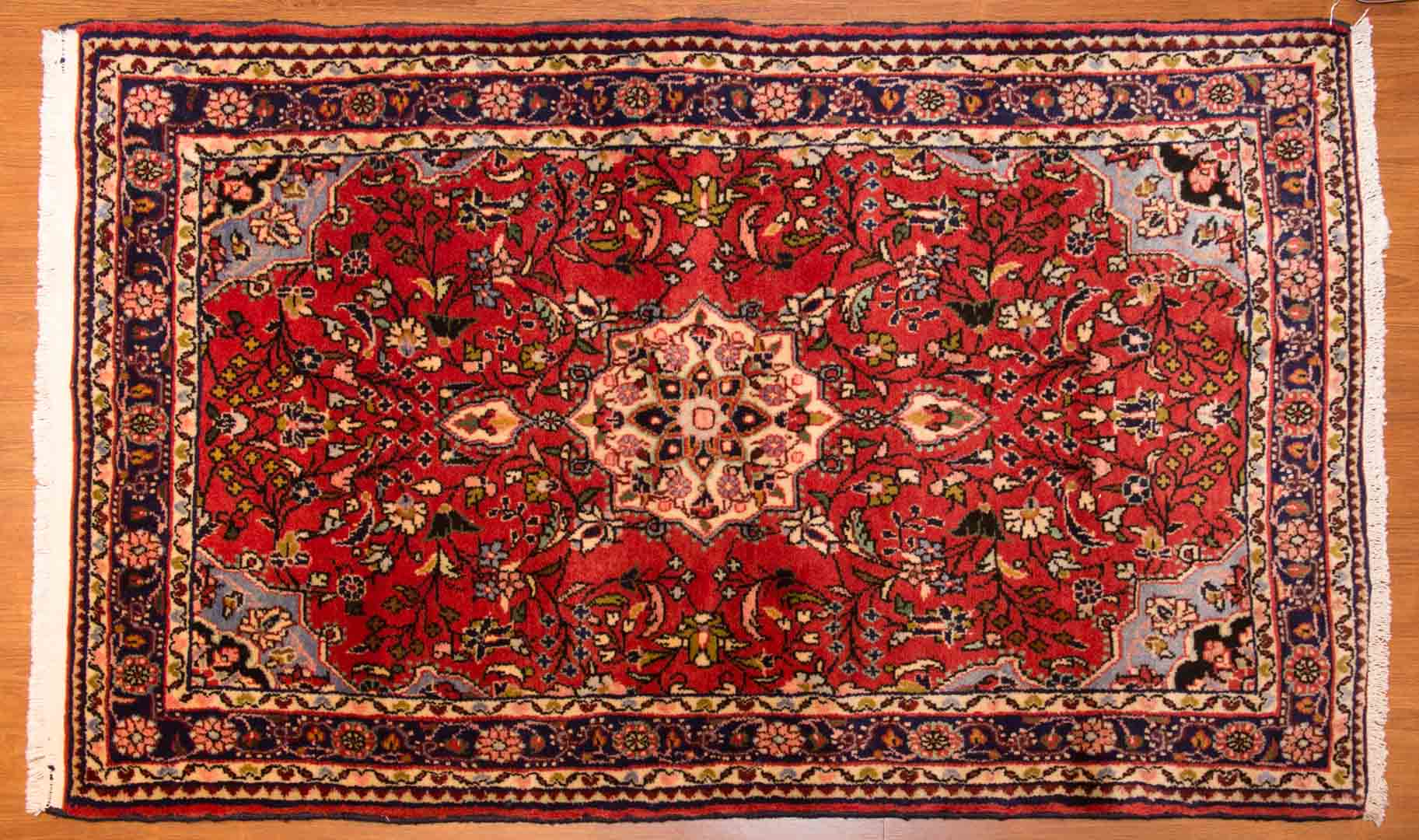 Appraisal: Persian Hamadan rug approx x Iran modern Condition Like new