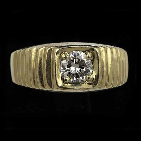 Appraisal: k Diamond Gentleman's Ring k yellow gold and diamond gentleman's