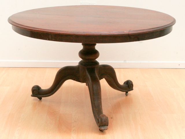 Appraisal: A th century Australian cedar breakfast table cms dia cms