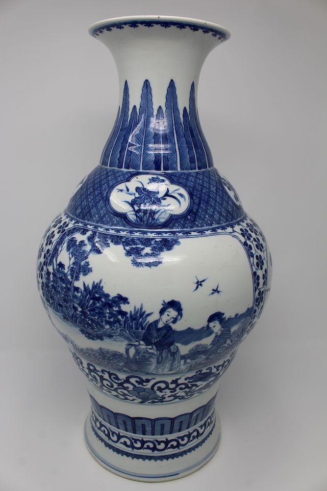 Appraisal: Large Early Antique Chinese Blue White Vase Large Early Antique