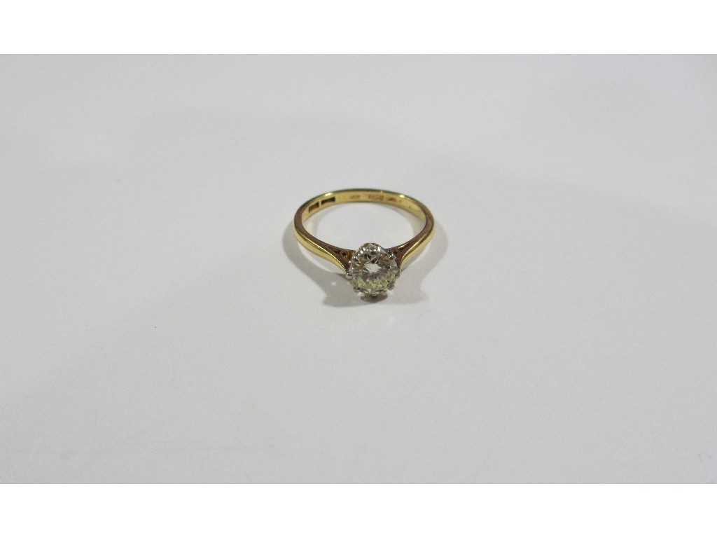 Appraisal: Eighteen carat gold and platinum diamond solitaire ring with round