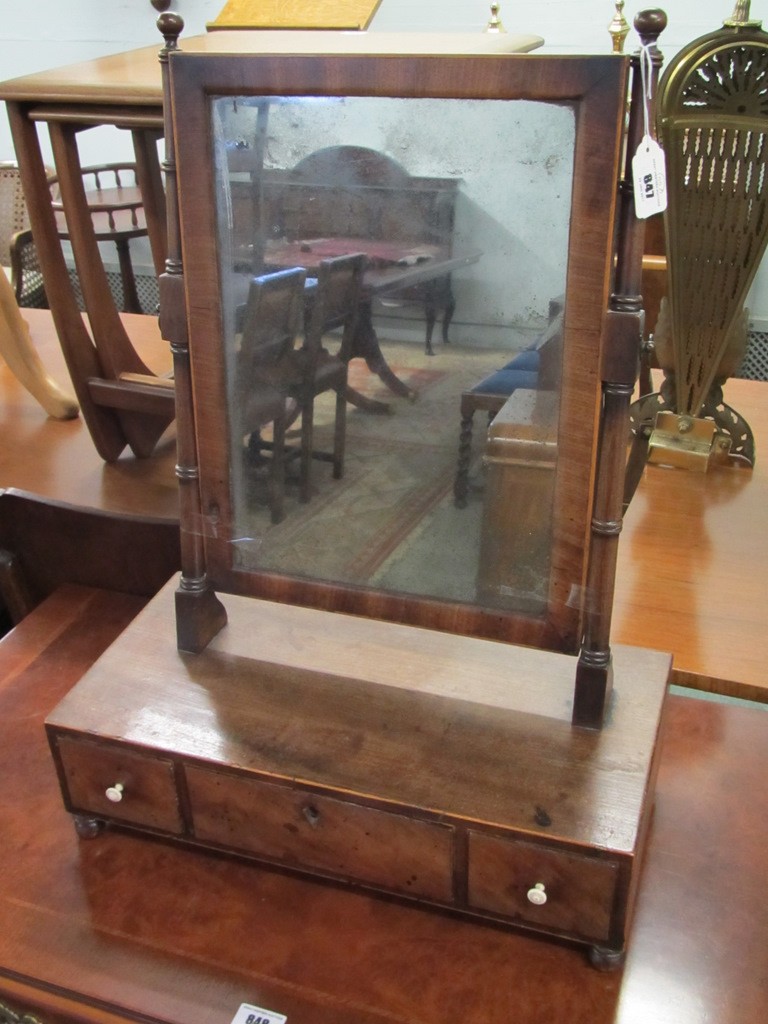 Appraisal: Georgian mahogany toilet mirror