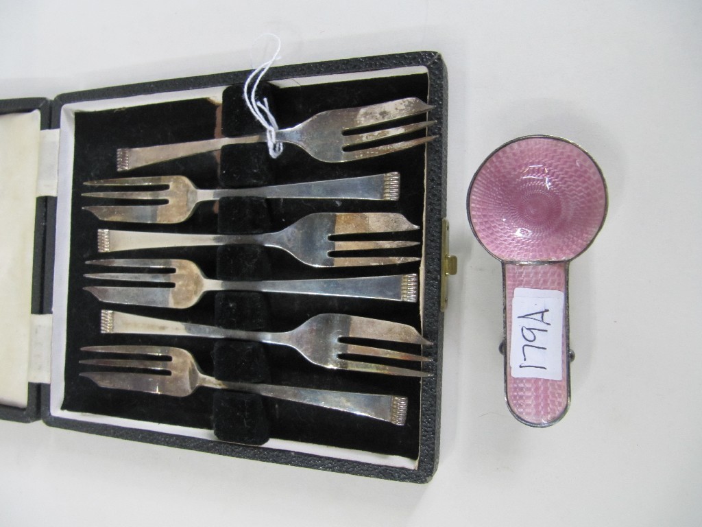 Appraisal: Lot comprising cased set of six cake forks Sheffield and