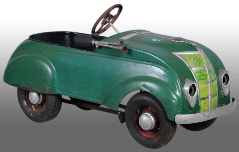 Appraisal: Pressed Steel Steelcraft Deluxe Airflow Pedal Car Description Pneumatic tires