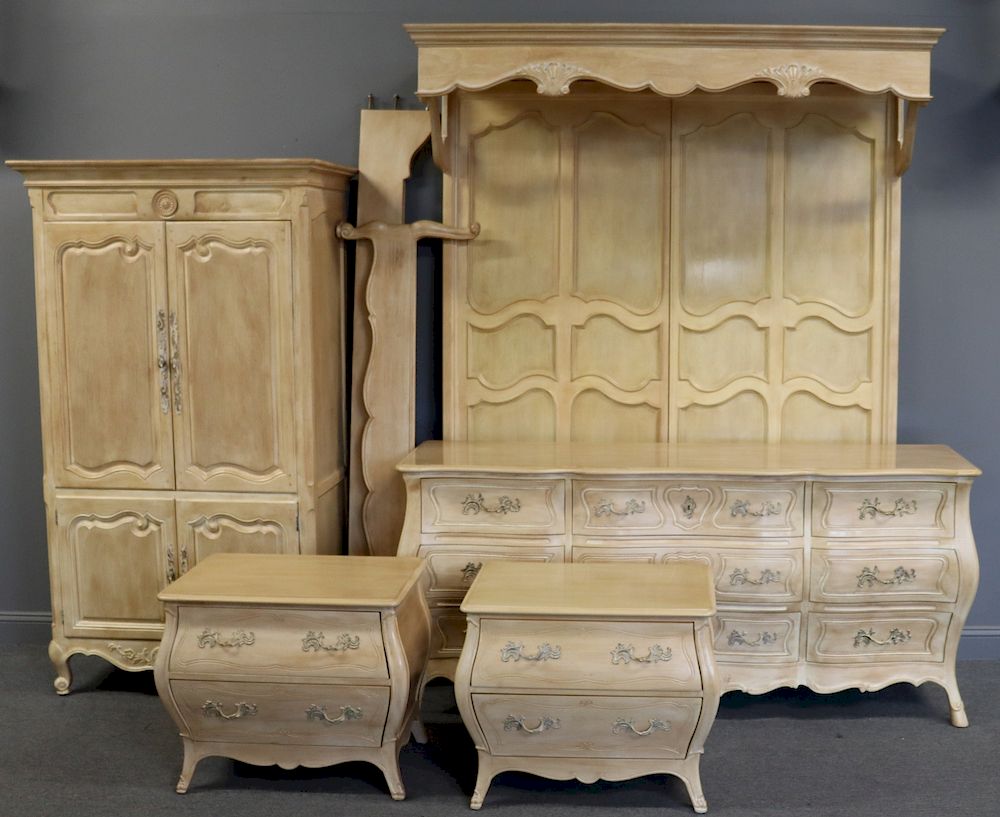 Appraisal: HENREDON Piece Louis XV Style Bedroom Set To include headboard