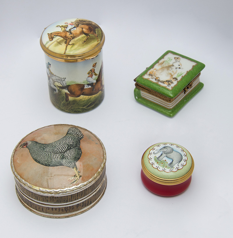 Appraisal: Miscellaneous Group of Five Pill Boxes Including a Limoges porcelain