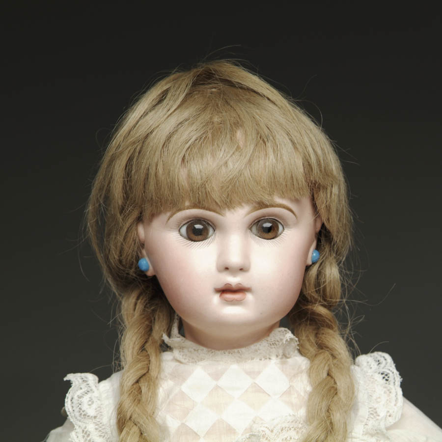 Appraisal: CLOSED-MOUTH T TE JUMEAU DOLL - cm Stamped on head