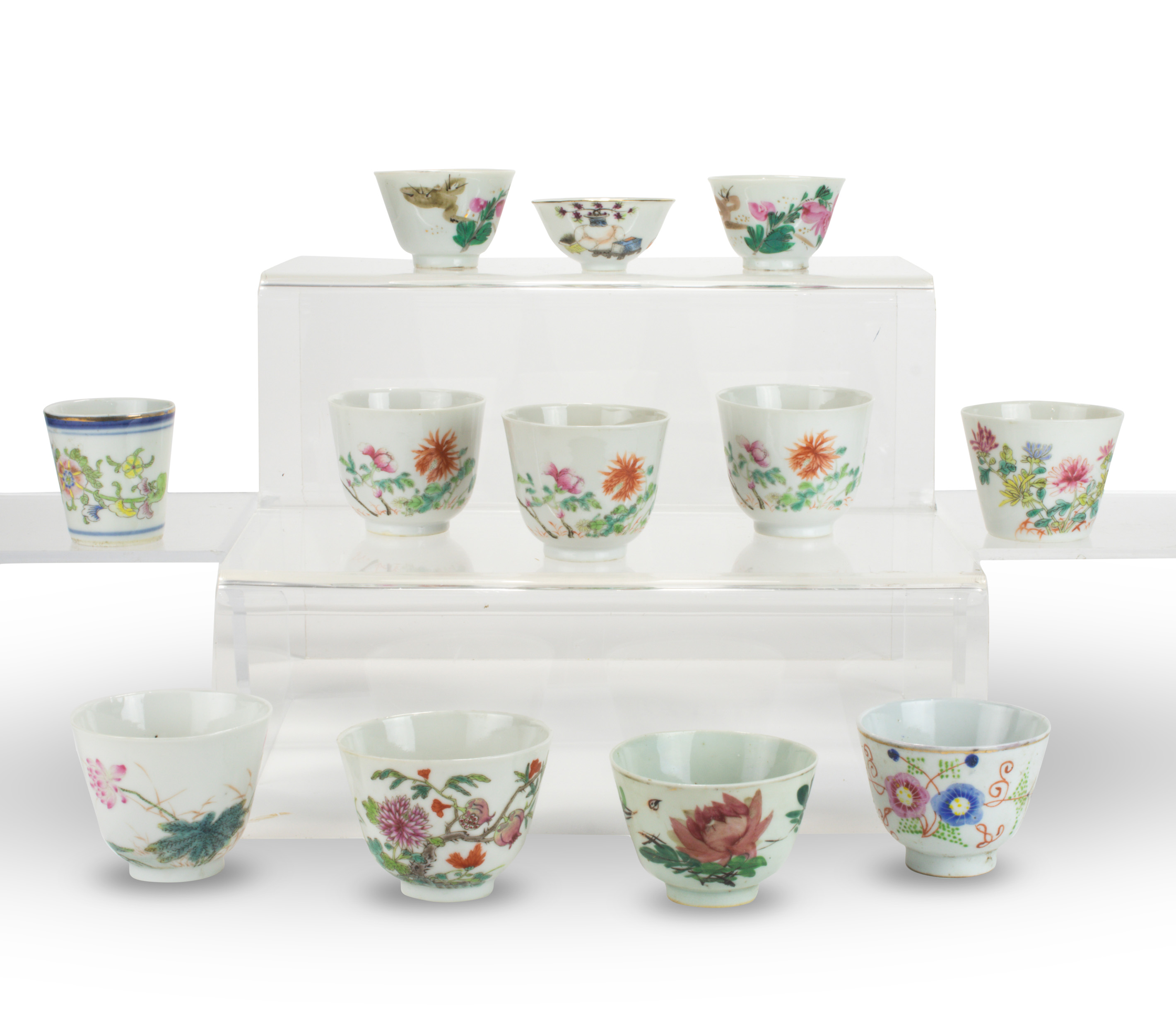 Appraisal: LOT OF CHINESE FAMILLE ROSE CUPS lot of Chinese famille