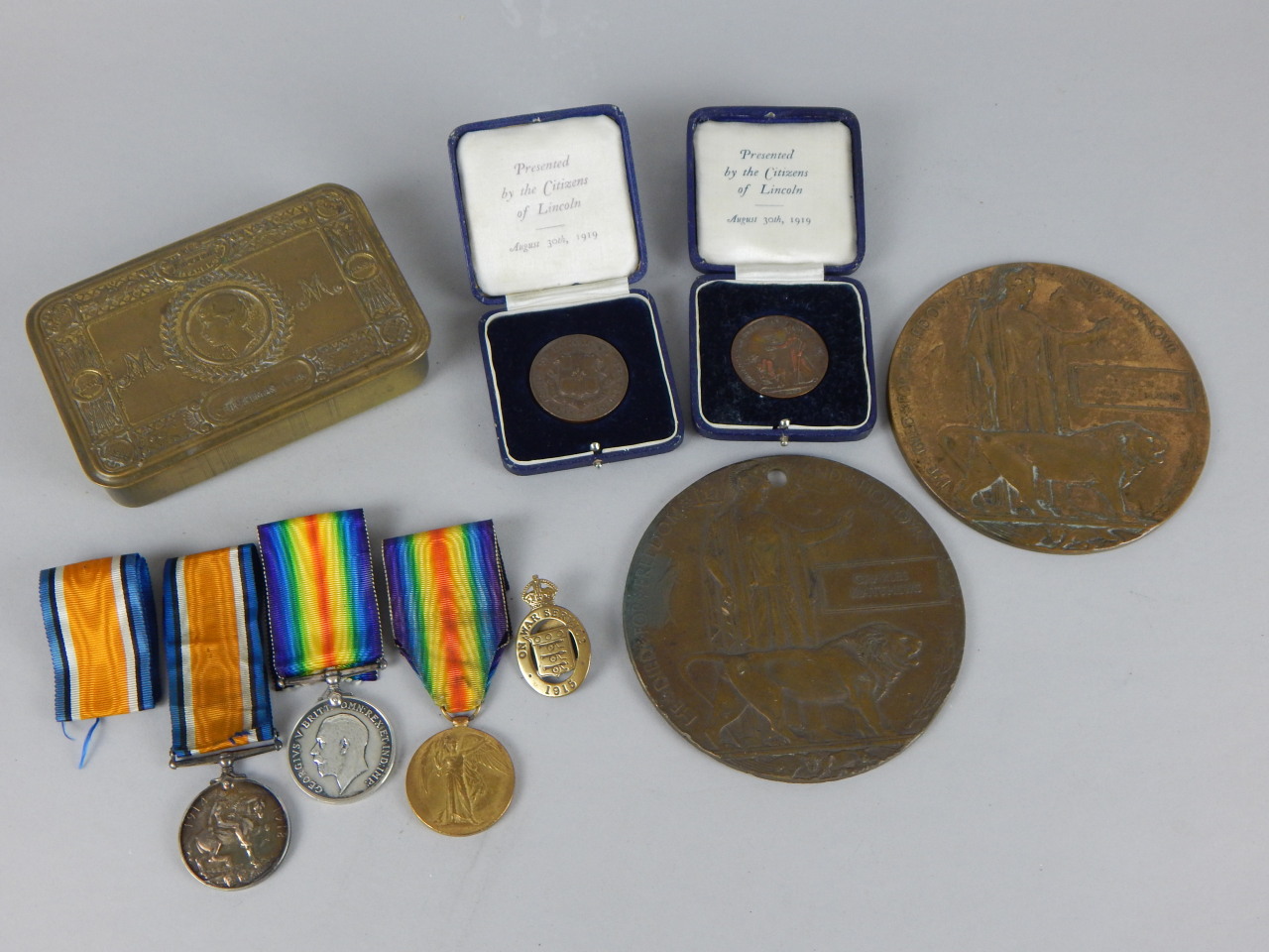 Appraisal: Various WWI related memorabilia to include death plaques for Charles