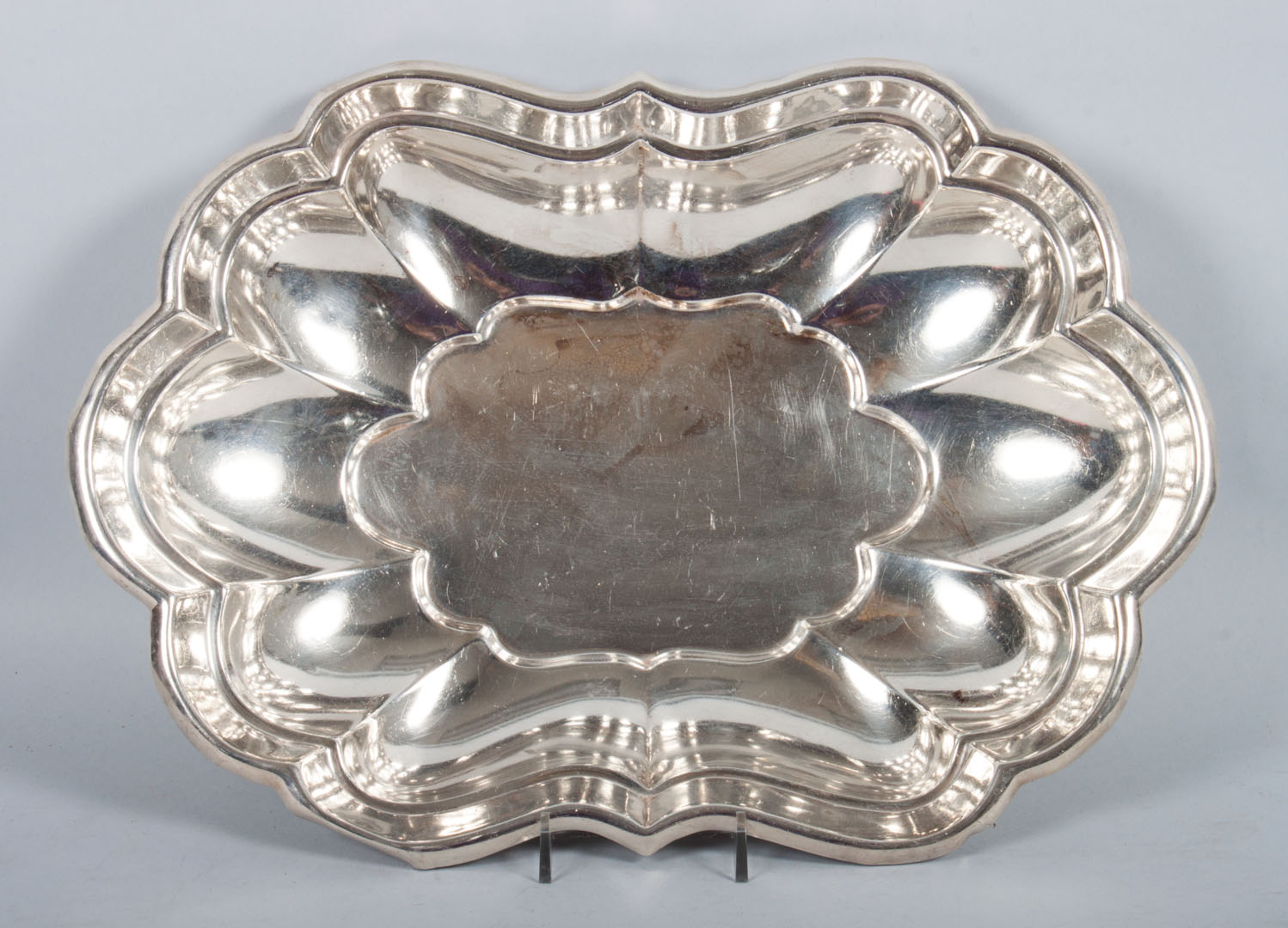 Appraisal: Reed Barton Windsor sterling center bowl scallop-shaped ozt Condition The