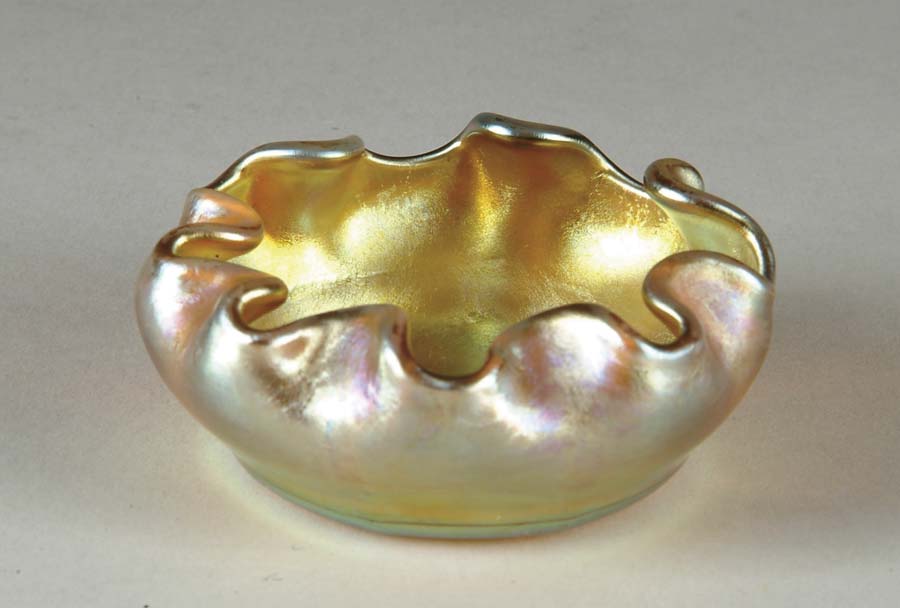 Appraisal: TIFFANY GOLD RUFFLED SALT Rich gold iridescent salt has a