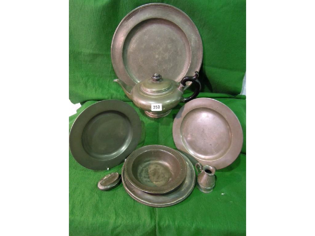 Appraisal: A collection of th century and other pewter wares comprising