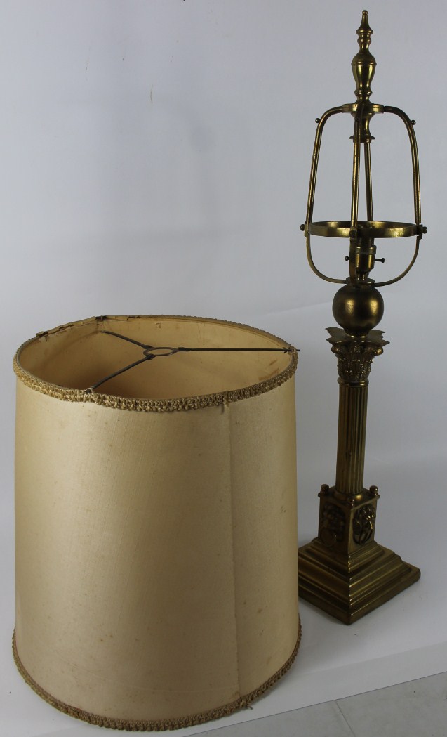 Appraisal: A Corinthian brass column table lamp