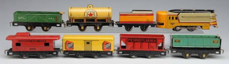 Appraisal: Tinplate American Flyer O-Gauge Hiawatha Train Set Description Electric powered