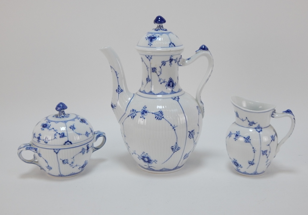 Appraisal: PC ROYAL COPENHAGEN BLUE ONION TEA SERVICE Denmark th CenturyIncludes