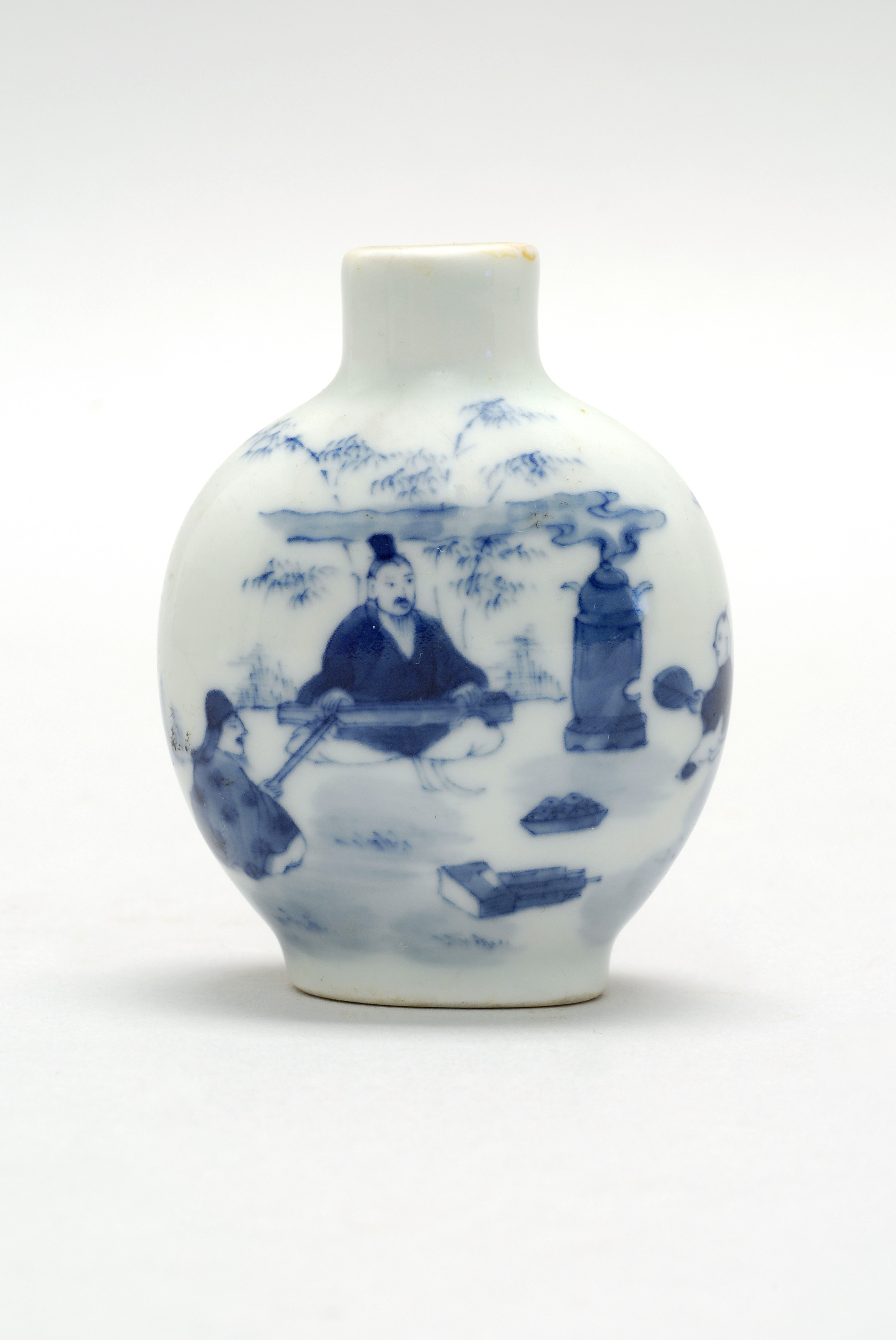 Appraisal: UNDERGLAZE BLUE PORCELAIN SNUFF BOTTLE In ovoid form with decoration