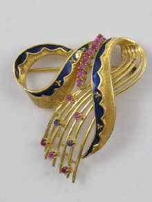 Appraisal: A yellow metal tests carat gold enamel brooch set with