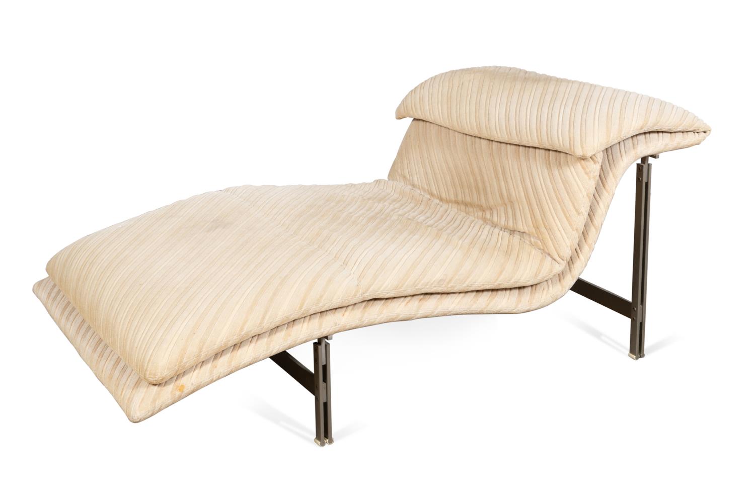 Appraisal: SAPORITI 'WAVE' UPHOLSTERED LOUNGE CHAIR Giovanni Offredi for Saporiti Italia