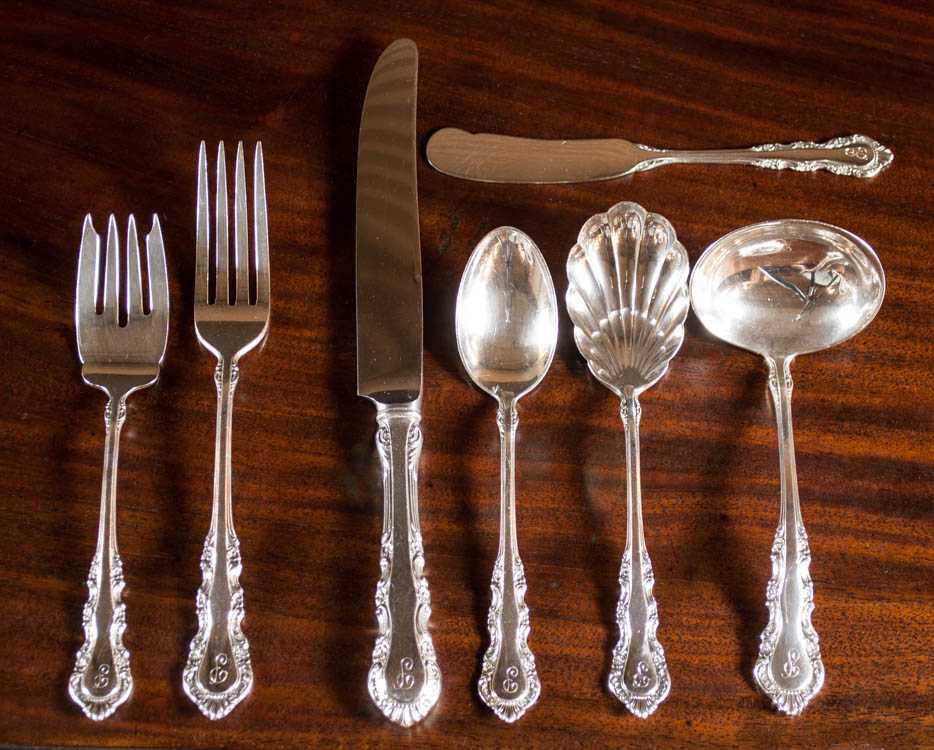 Appraisal: REED BARTON GEORGIAN ROSE STERLING SILVER FLATWARE SET forty-three pieces