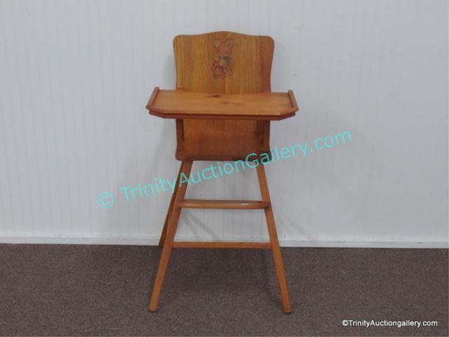 Appraisal: Vintage 's- 's Oak Baby's High Chair Made of solid