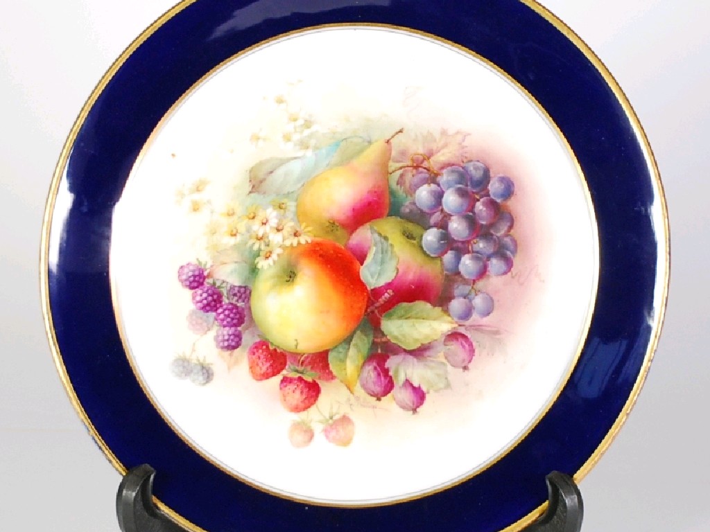 Appraisal: EARLY TWENTIETH CENTURY HAND PAINTED ROYAL WORCESTER CIRCULAR PLAQUE by