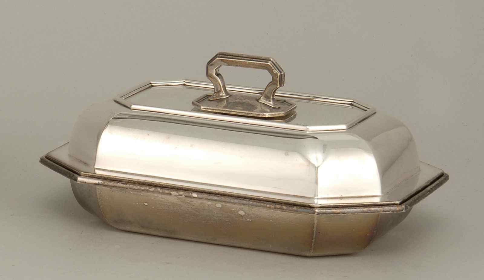 Appraisal: GORHAM STERLING SILVER COVERED VEGETABLE DISHIn octagonal form Length Approx