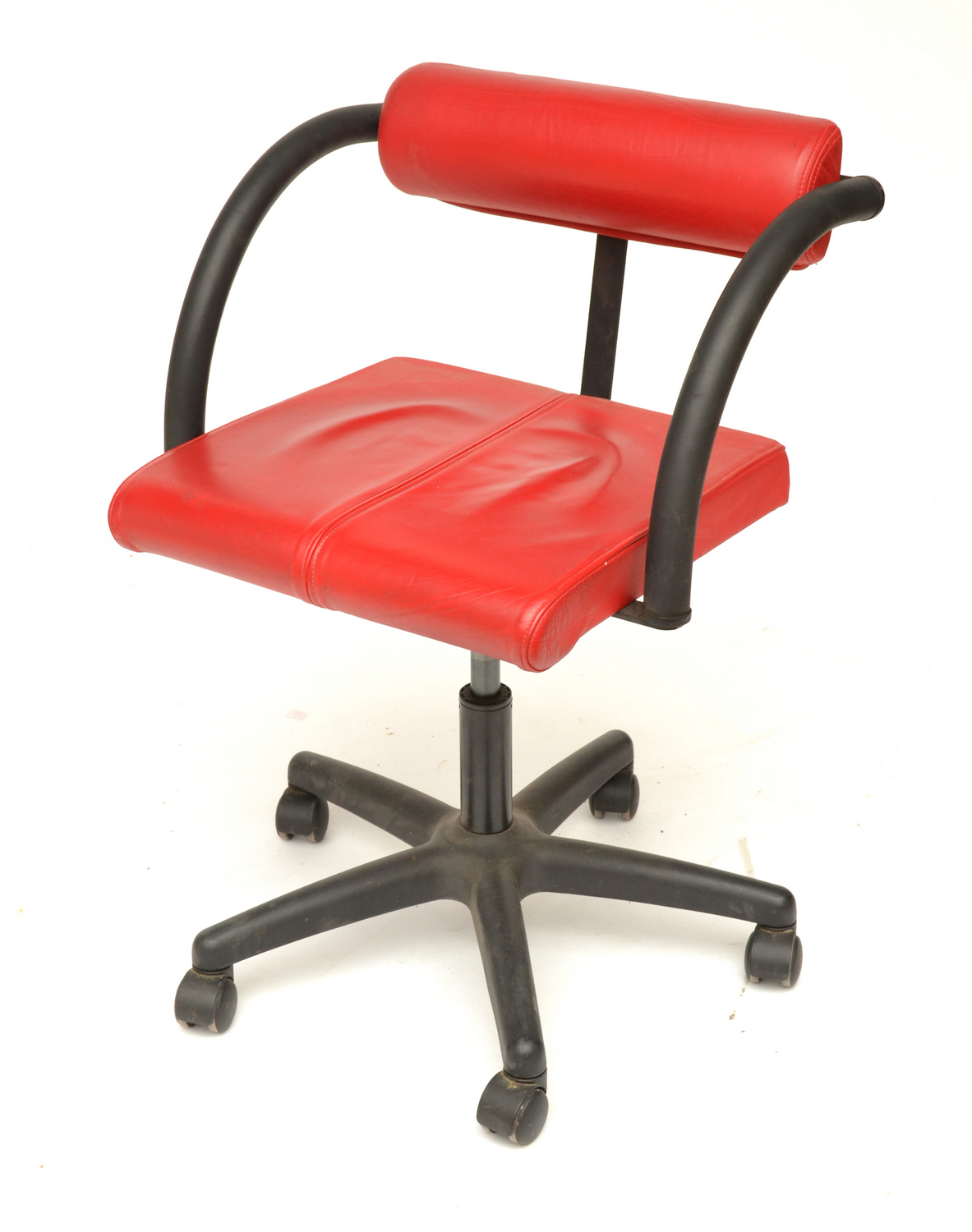 Appraisal: A CONTEMPORARY RED LEATHER UPHOLSTERED DESK CHAIR HEIGHT ADJUSTABLE ON