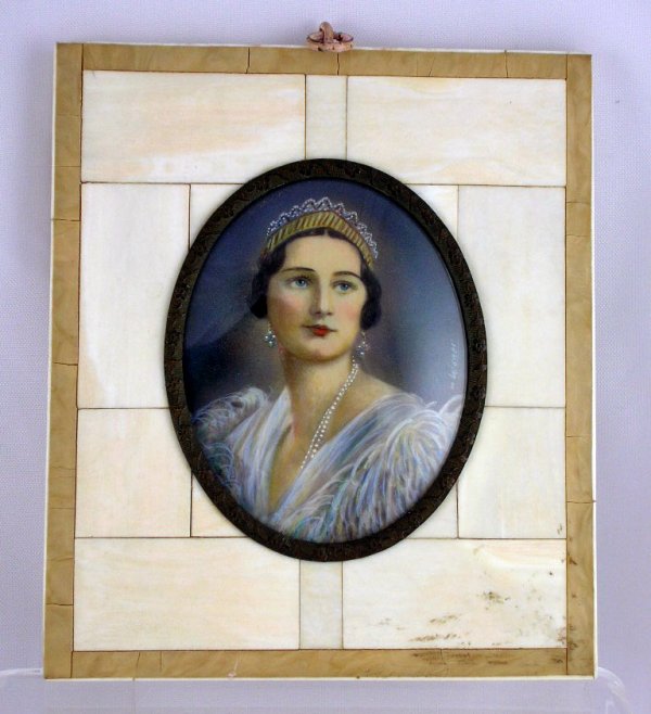 Appraisal: Oval miniature on ivory portrait of a lady with tiara