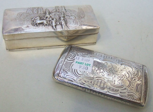 Appraisal: An Austrian curved rectangular hinge lidded snuff box with floral