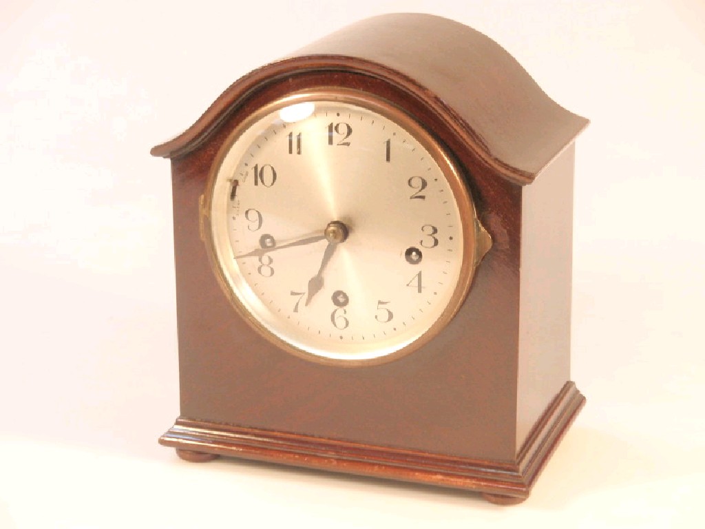 Appraisal: An Early thC mahogany cased mantel clock of eight day