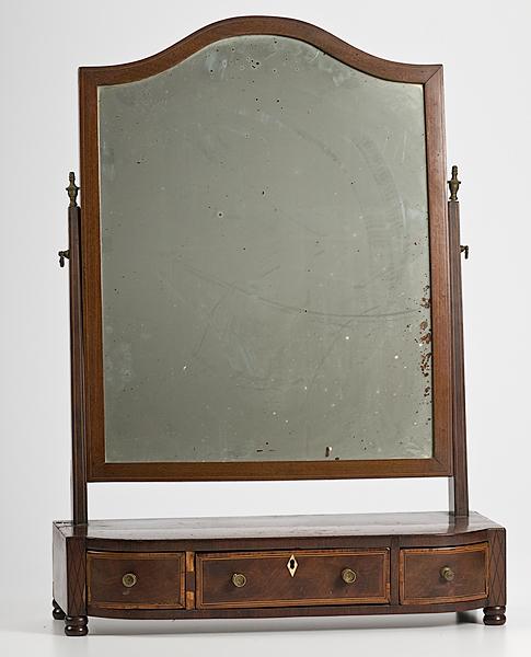 Appraisal: GEORGIAN SHAVING OR DRESSING MIRROR English ca - a mahogany