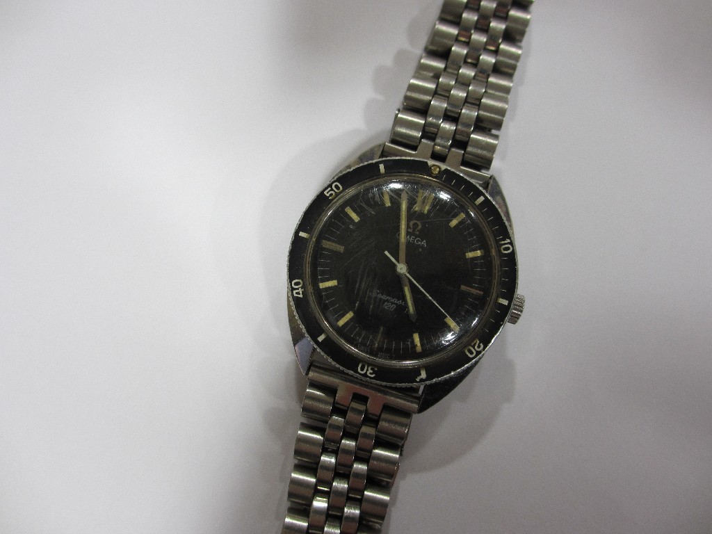 Appraisal: Gents Omega Seamaster with black dial luminous batons and hand