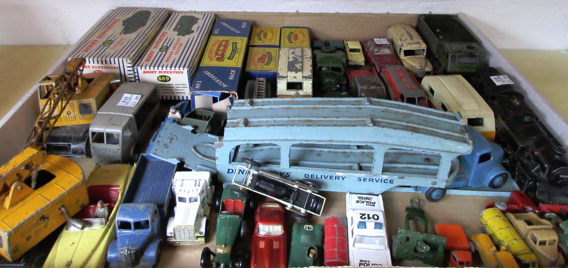 Appraisal: A quantity of Dinky die-cast vehicles including Centurion tank boxed