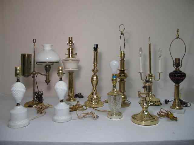 Appraisal: Group lot of ten assorted table lamps Includes gold tone