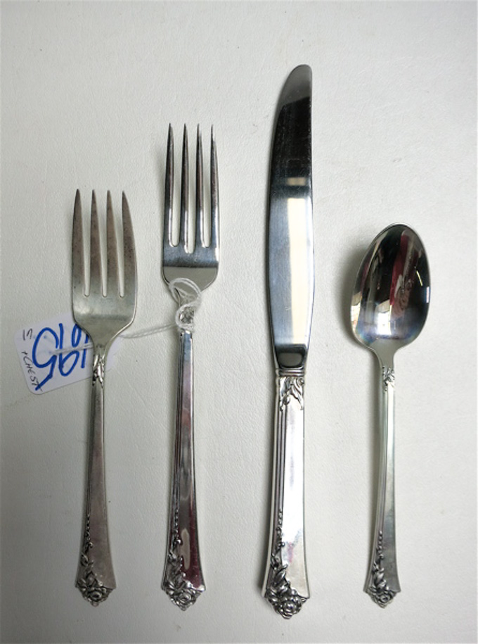 Appraisal: ONEIDA HEIRLOOM DAMASK ROSE STERLING SILVER FLATWARE SET plus storage