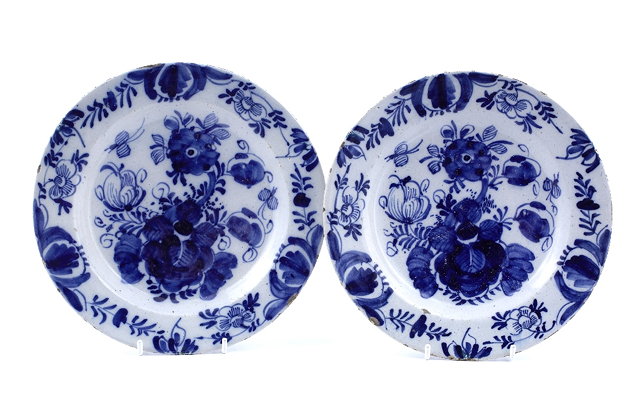 Appraisal: A pair of Dutch Delft blue and white shallow saucer