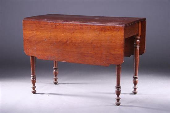 Appraisal: AMERICAN COUNTRY DROP-LEAF TABLE th century Two rectangular drop leaves